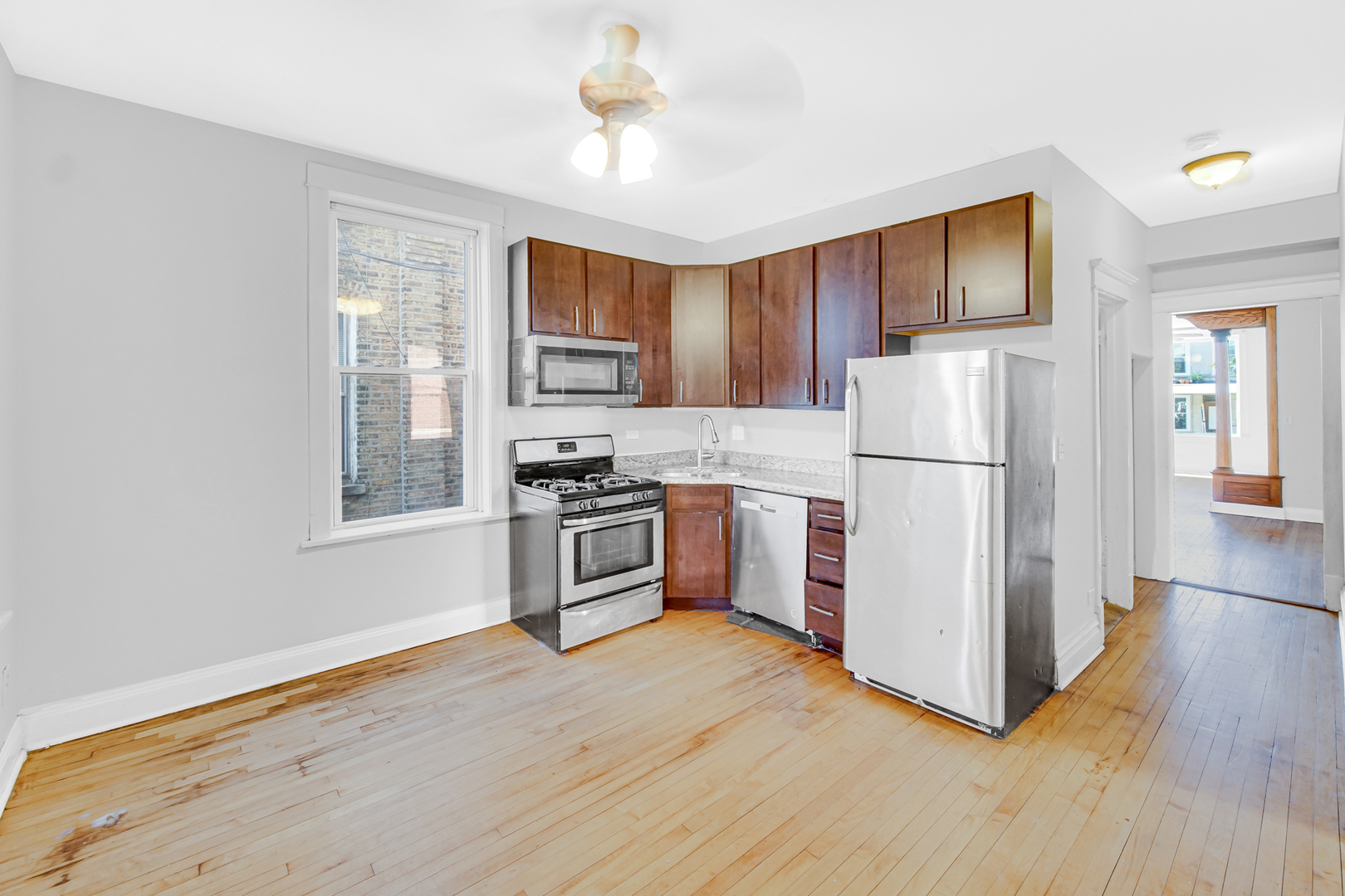 1647 N Karlov Avenue Unit: 2