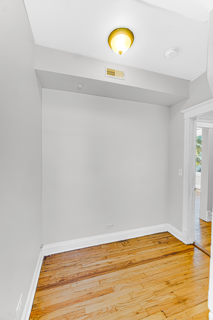 1647 N Karlov Avenue Unit: 2