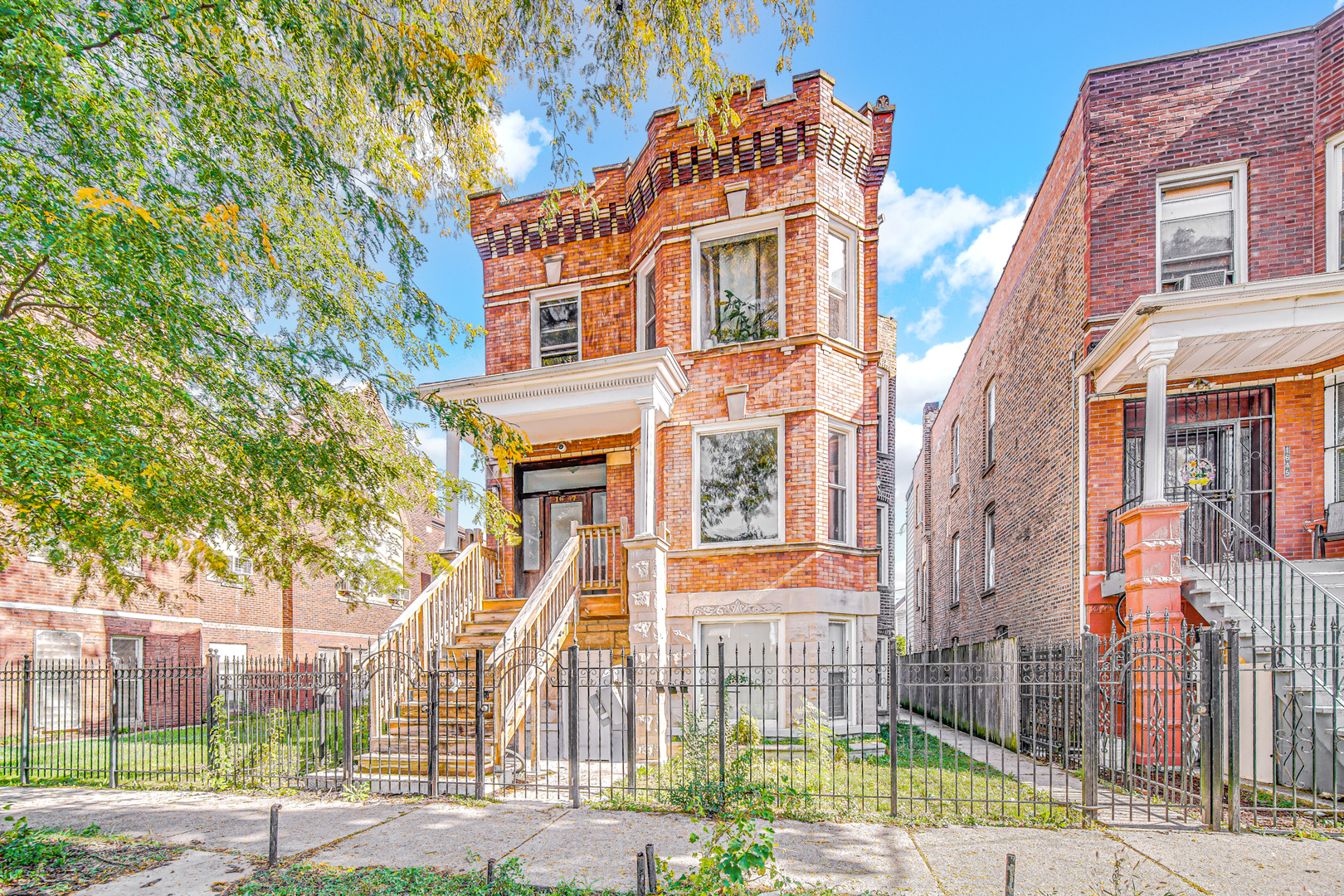1647 N Karlov Avenue Unit: 2