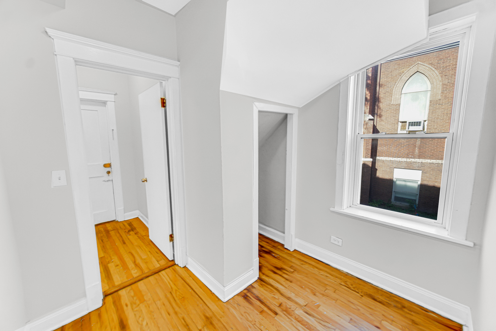 1647 N Karlov Avenue Unit: 2