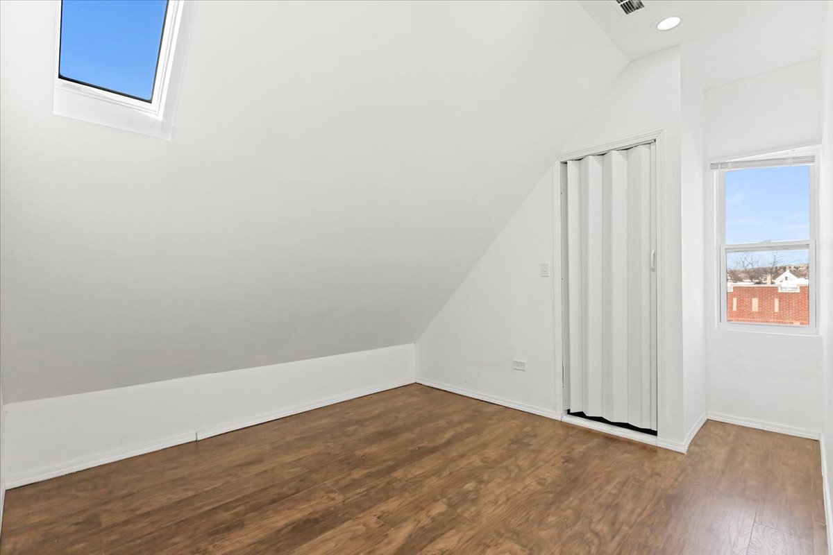 2947 N Lawndale Avenue Unit: 3