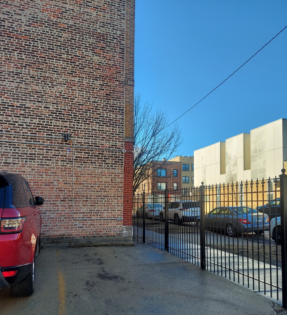 3532 W Palmer Street Unit: 2