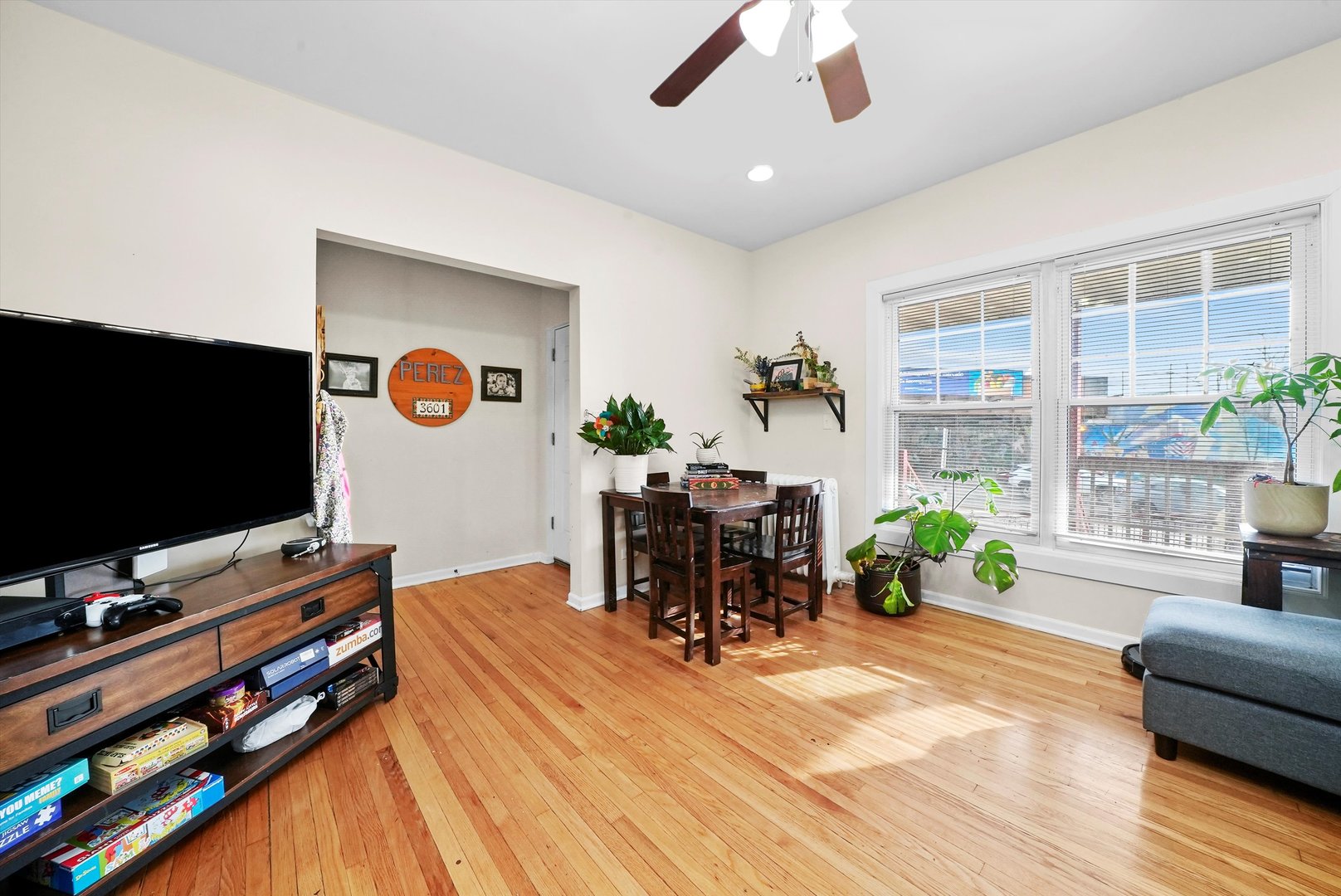 3832 N Pulaski Road