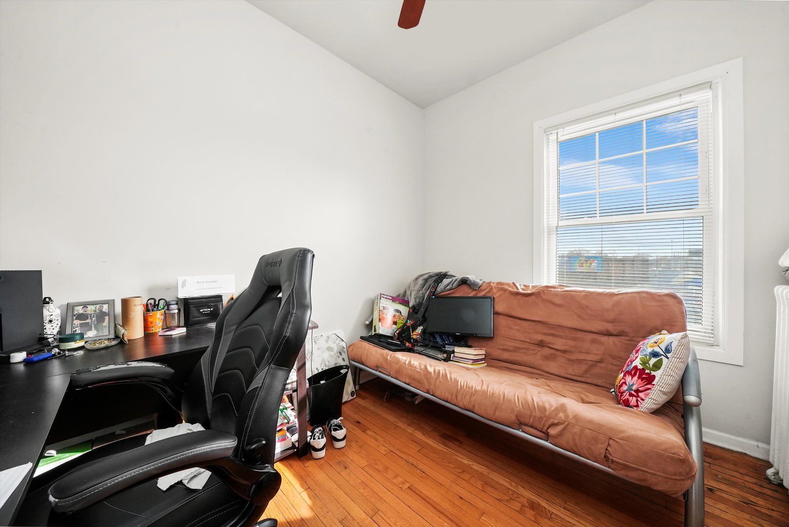 3832 N Pulaski Road