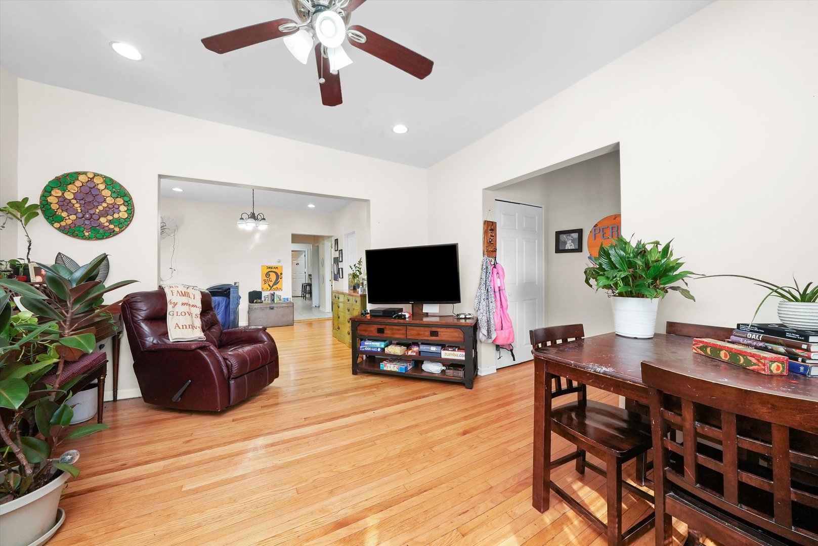 3832 N Pulaski Road