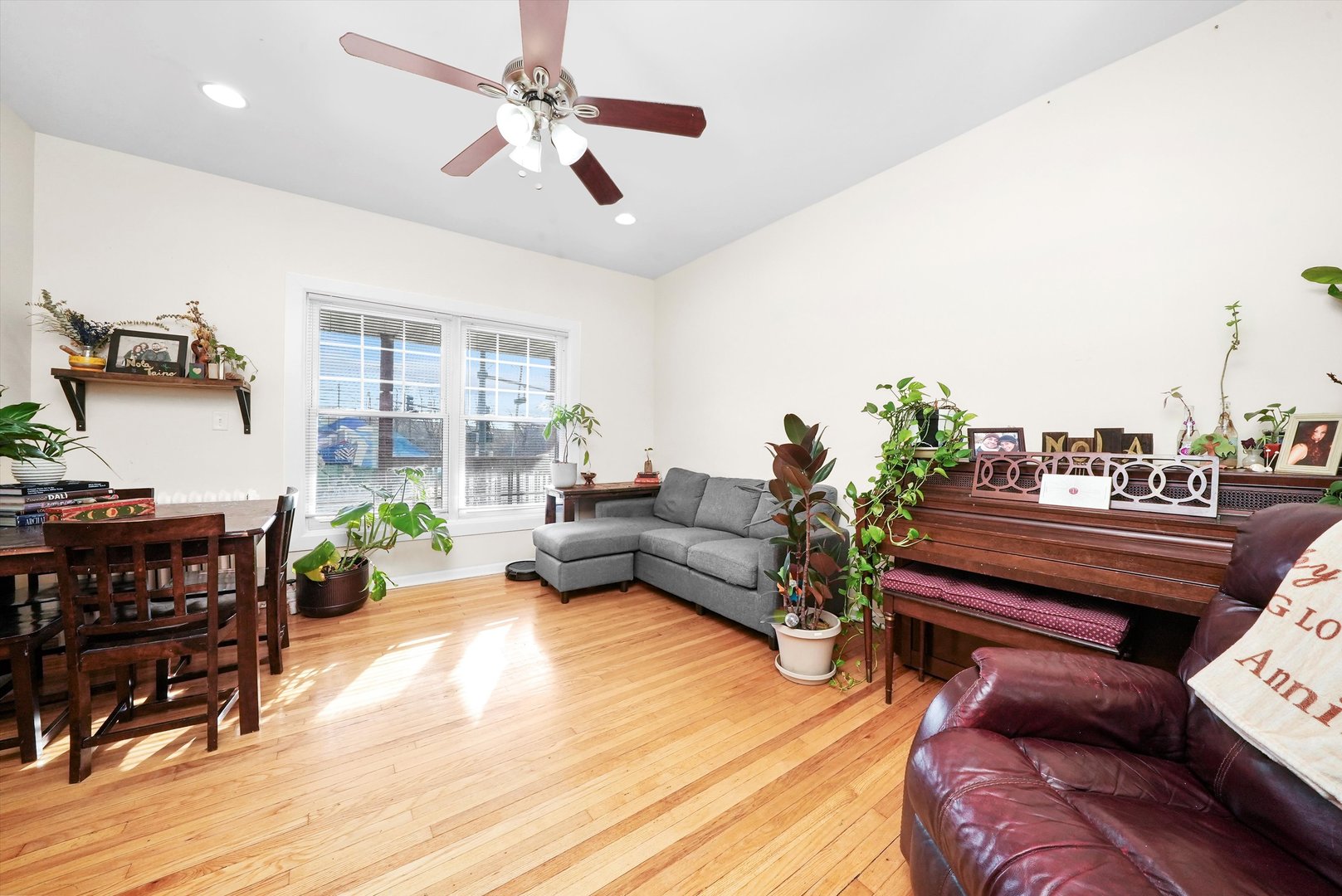 3832 N Pulaski Road