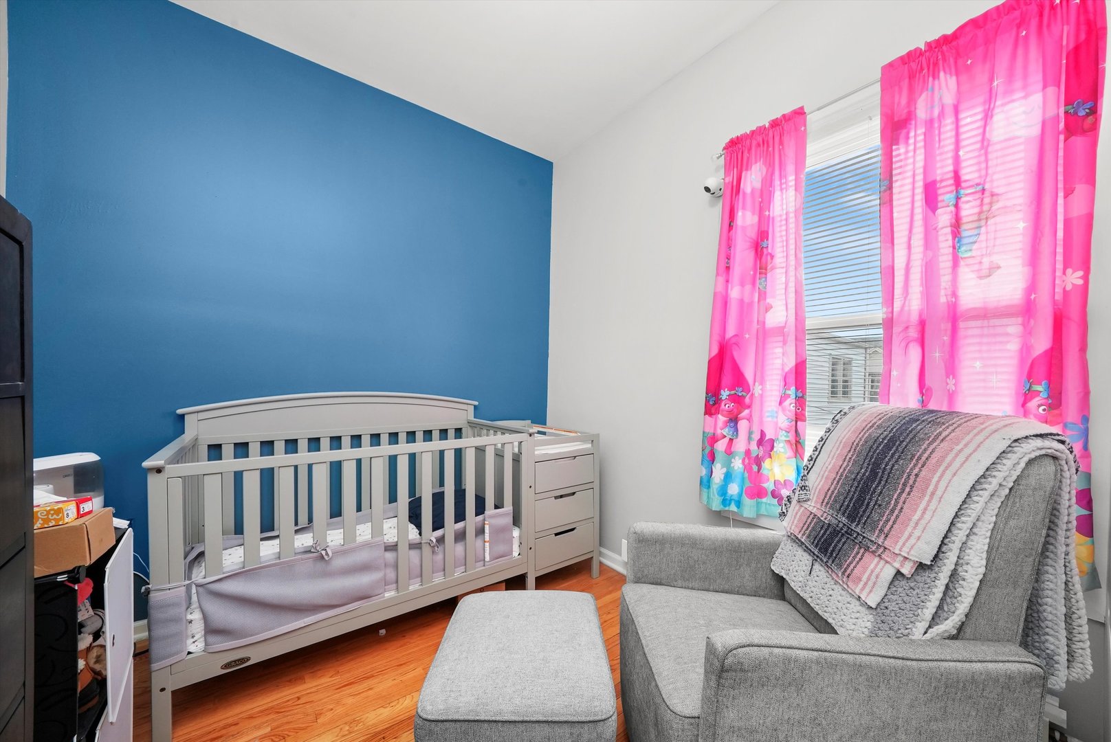3832 N Pulaski Road