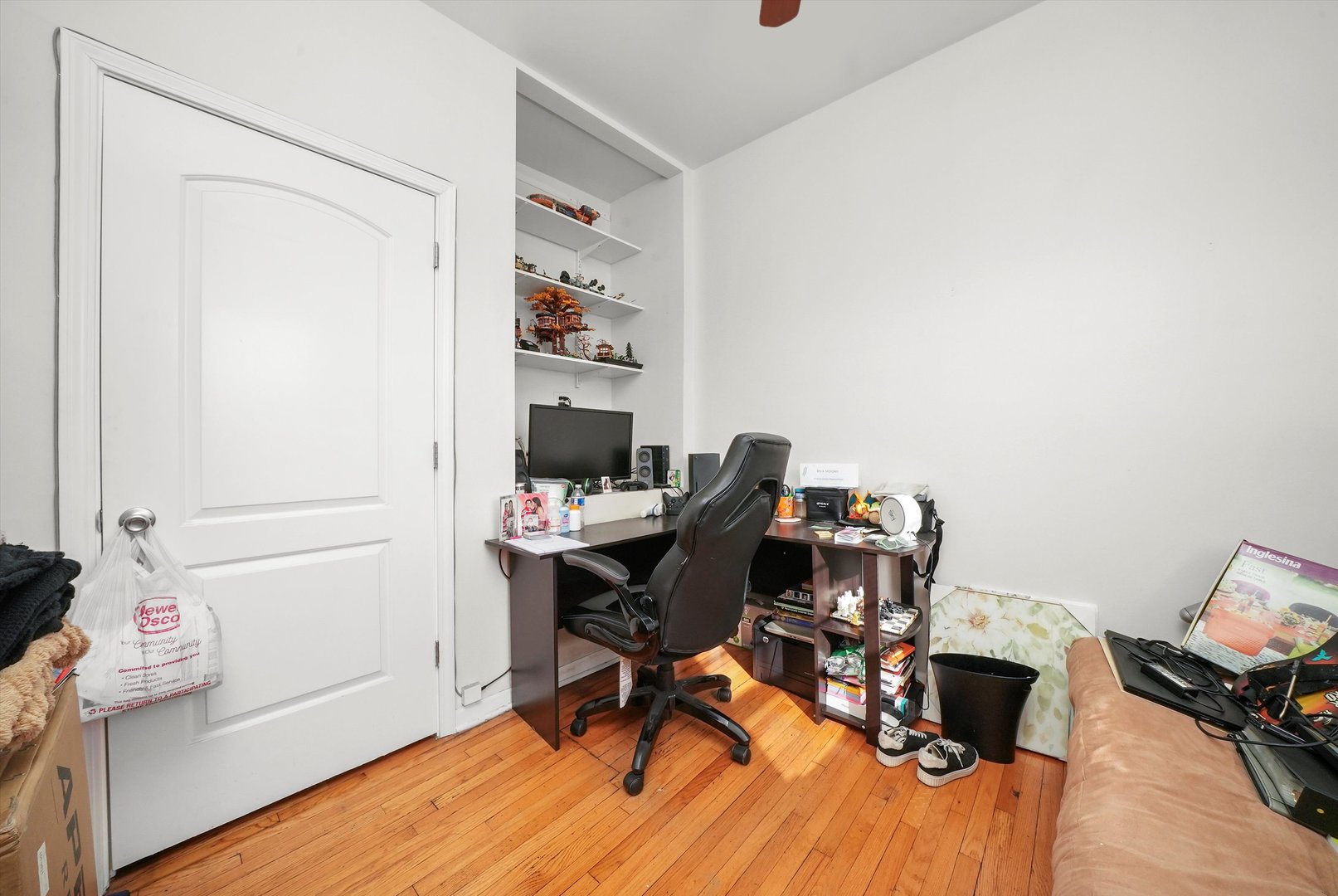 3832 N Pulaski Road