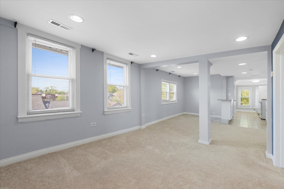 3832 N Pulaski Road Unit: 3