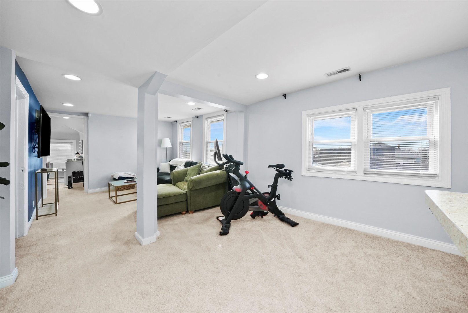 3832 N Pulaski Road Unit: 3