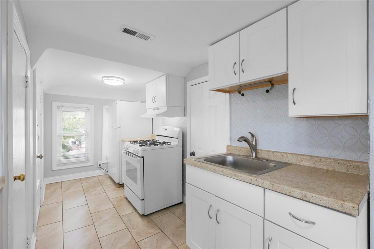 3832 N Pulaski Road Unit: 3