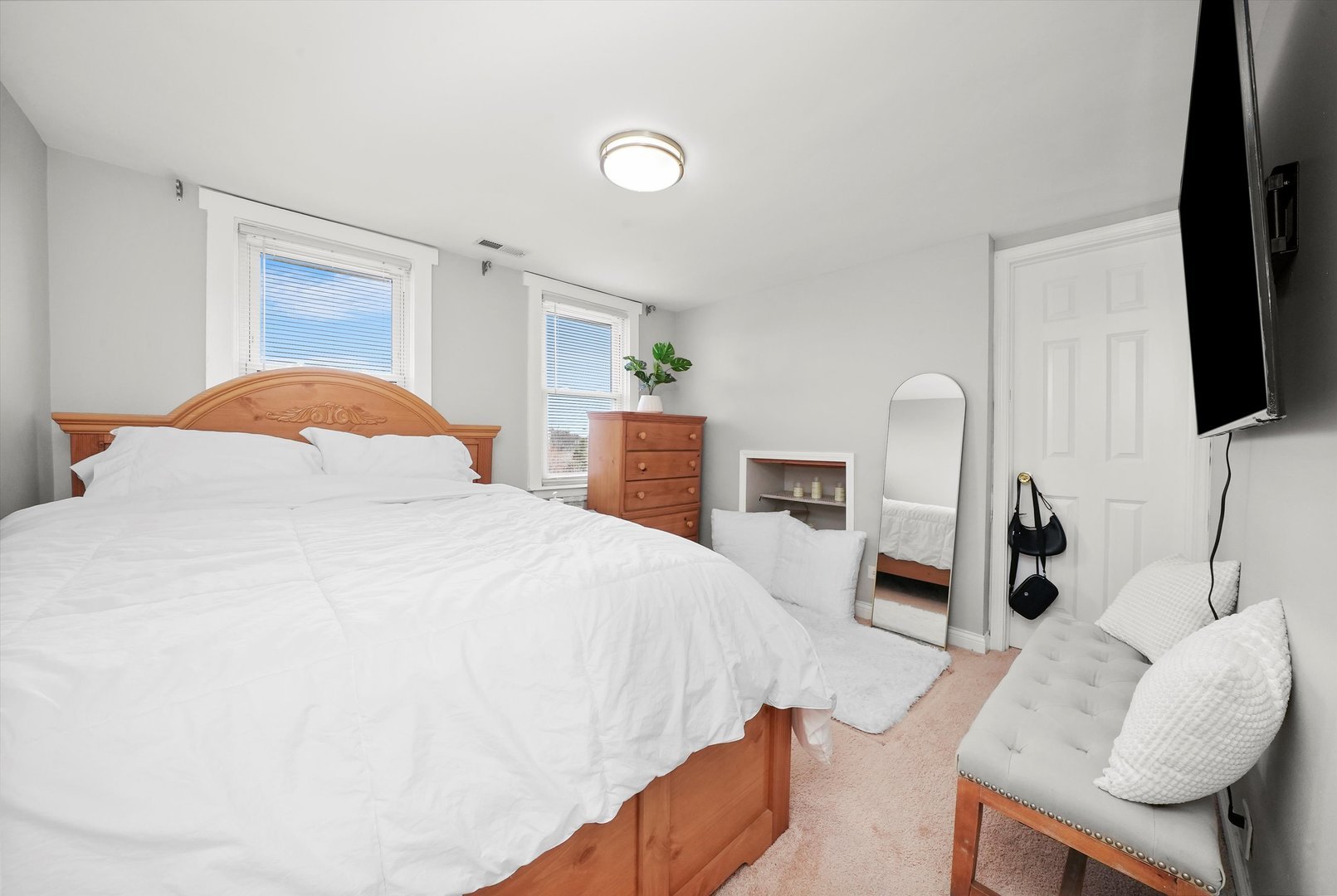 3832 N Pulaski Road Unit: 3