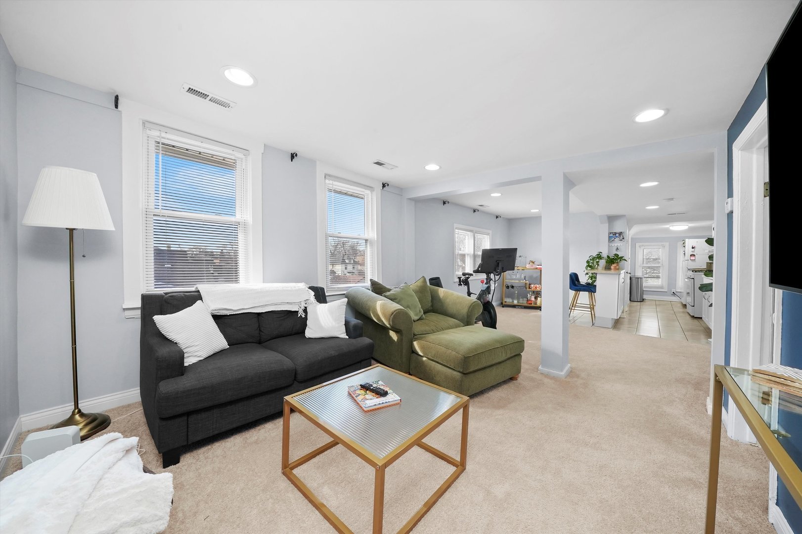 3832 N Pulaski Road Unit: 3