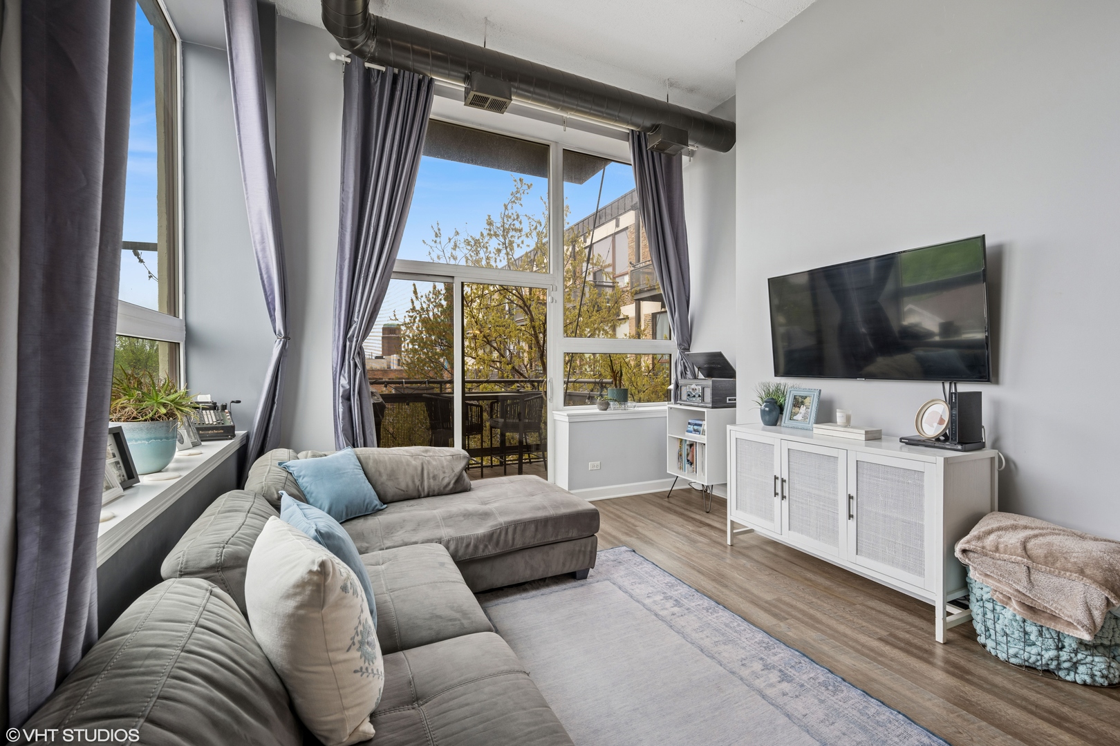 4131 W Belmont Avenue Unit: 311
