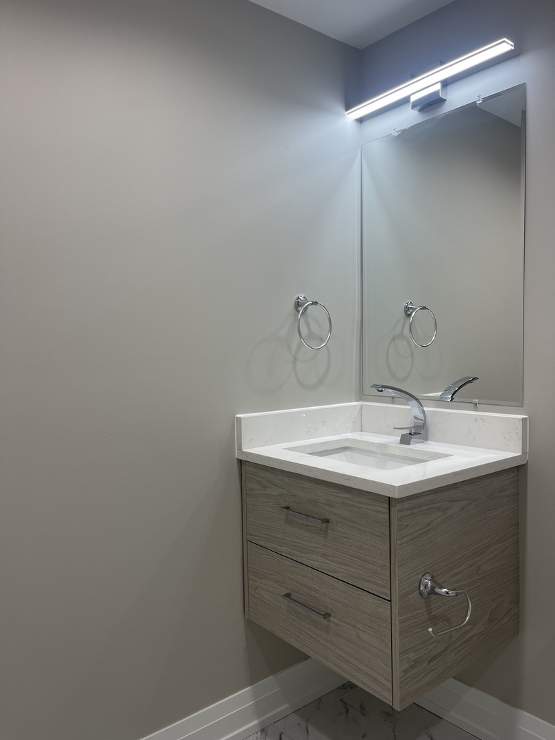 3448 W NORTH Avenue Unit: 2