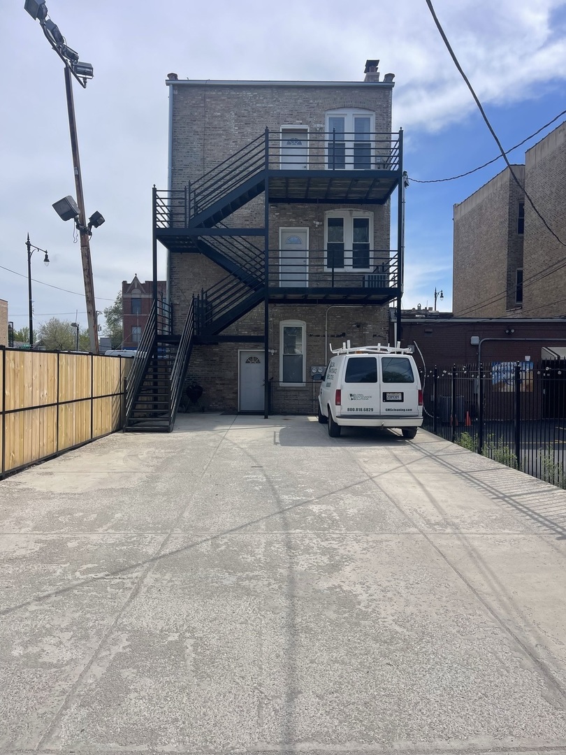 3448 W NORTH Avenue Unit: 2