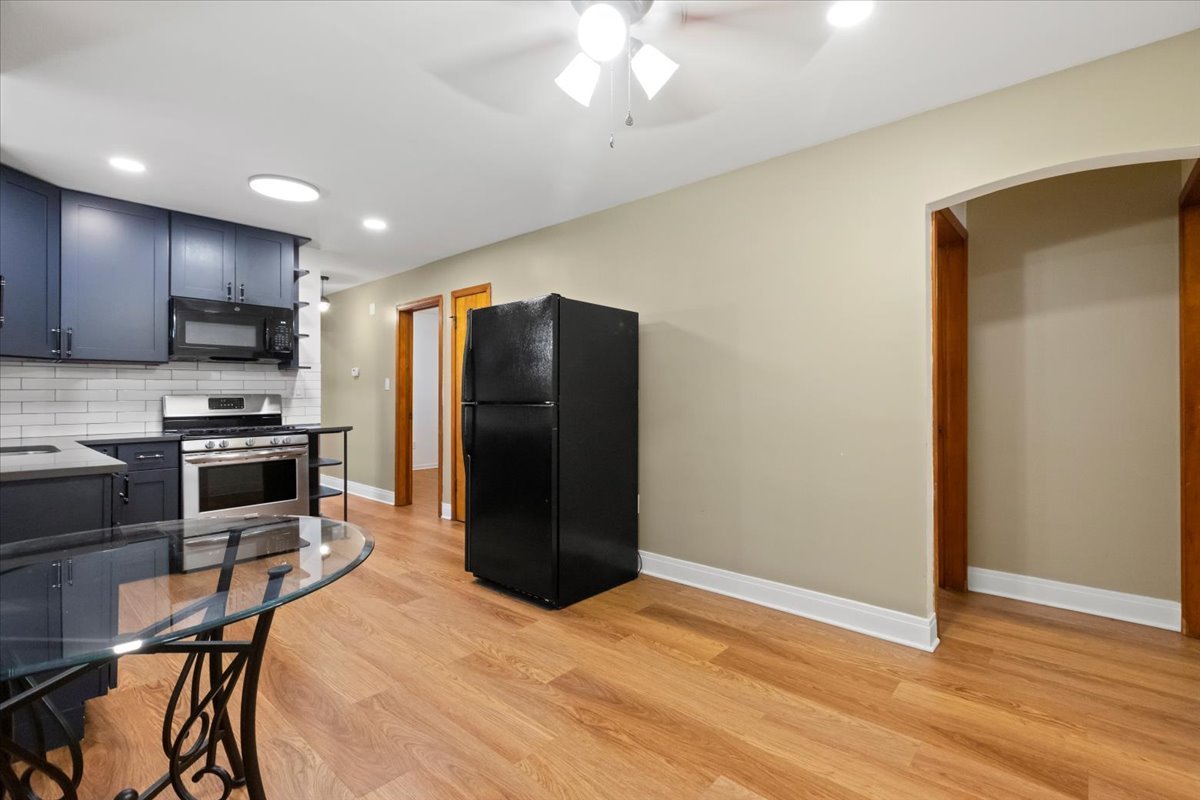 2131 W 53rd Place Unit: 1