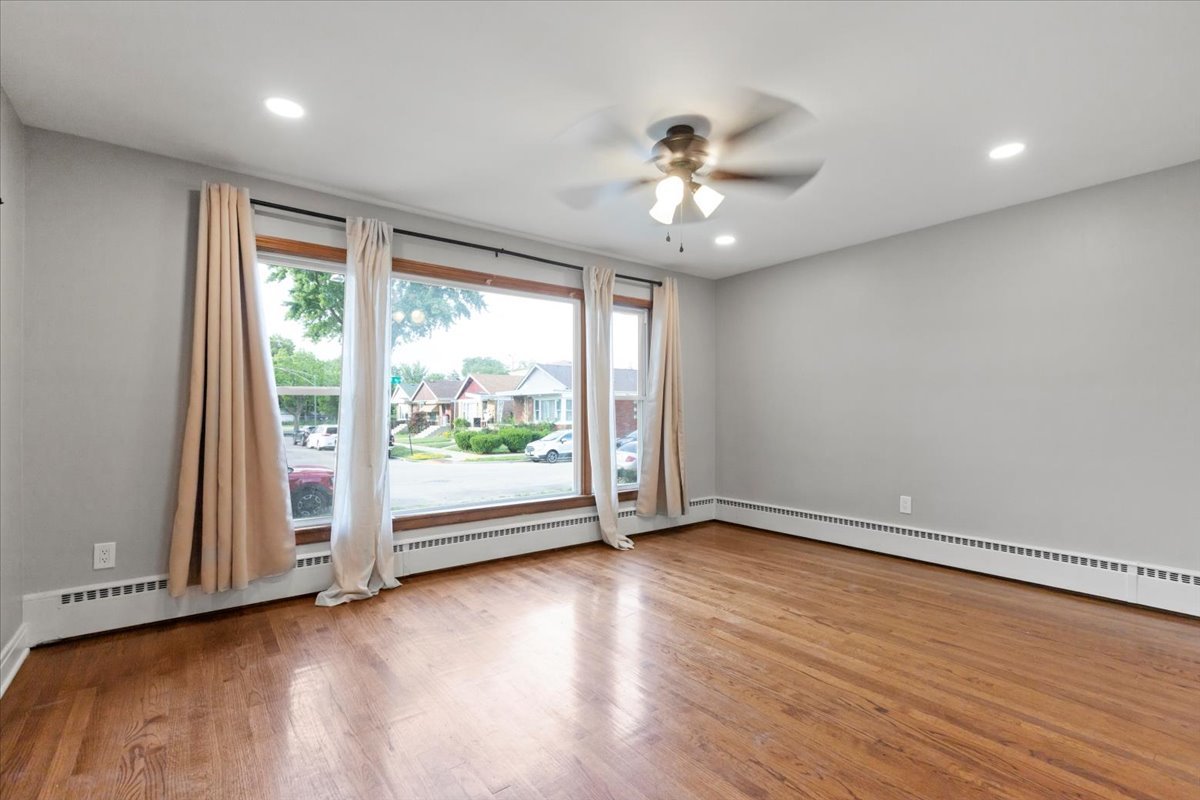 2131 W 53rd Place Unit: 1