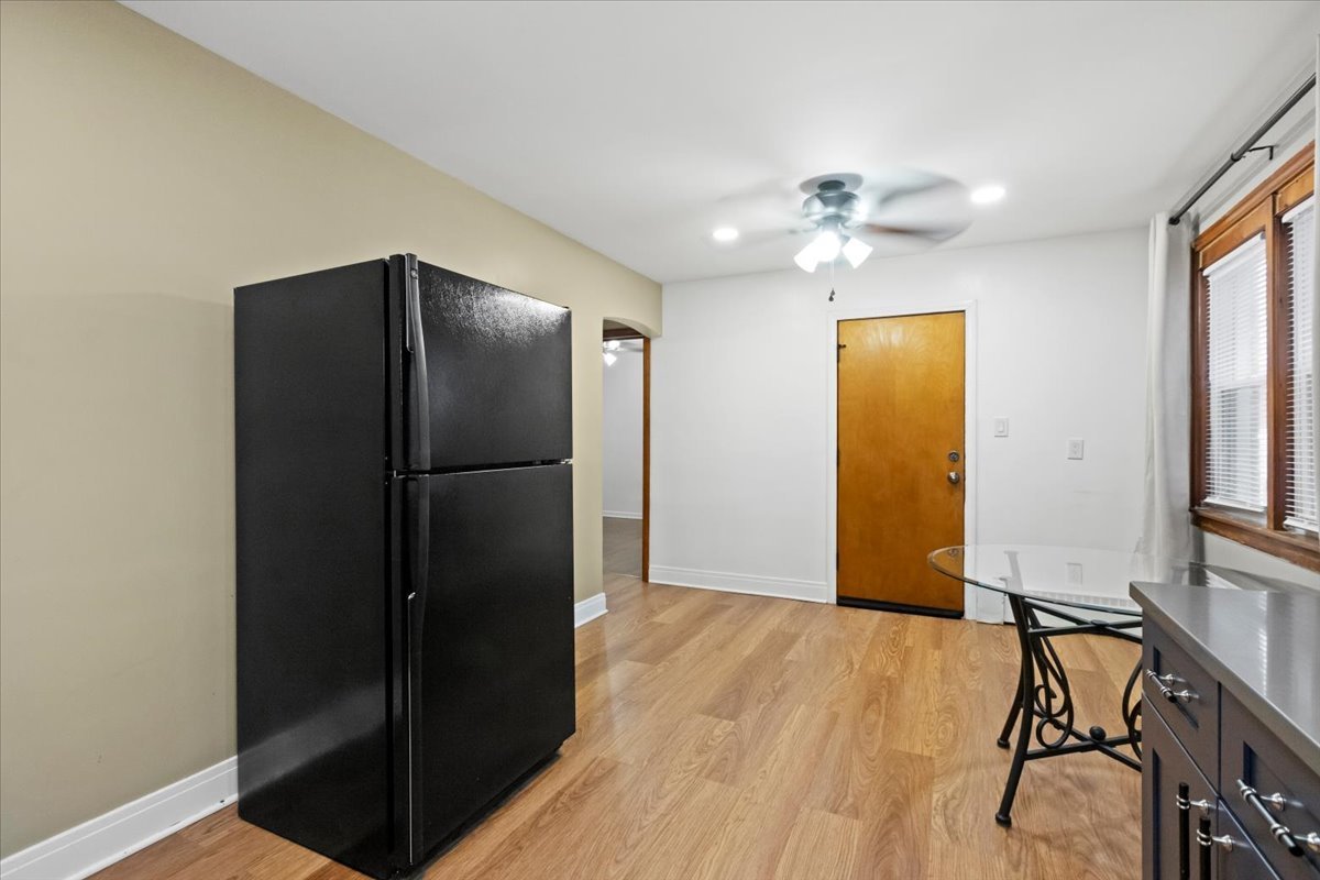 2131 W 53rd Place Unit: 1