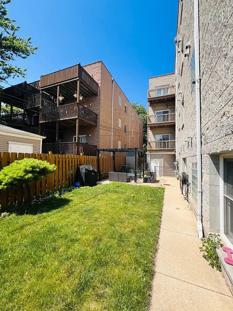 1761 W Morse Avenue Unit: GS