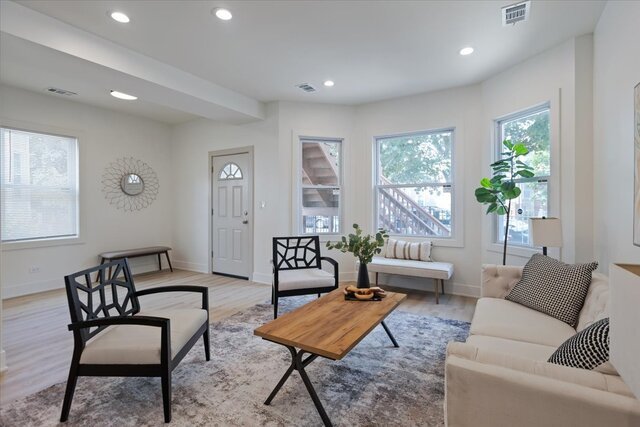 1808 N Karlov Avenue Unit: 1
