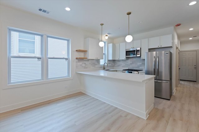 1808 N Karlov Avenue Unit: 2