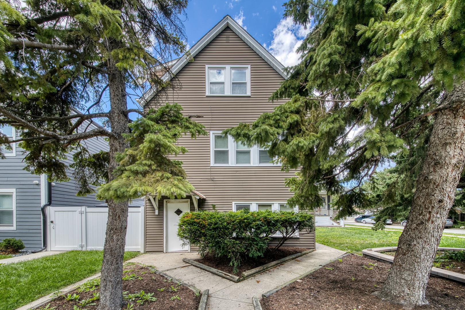 5002 W Gunnison Street Unit: 2