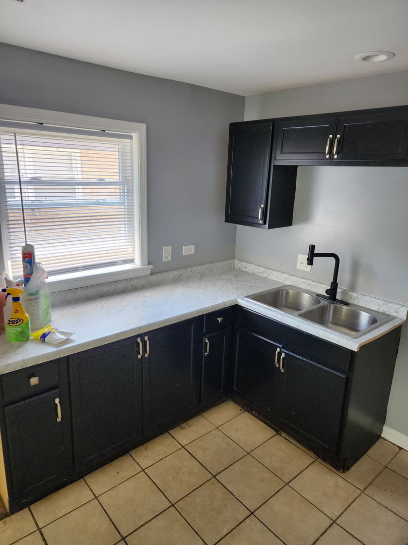 7511 S Emerald Avenue Unit: 1