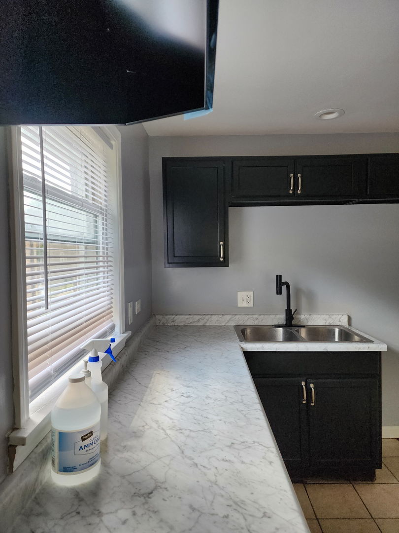 7511 S Emerald Avenue Unit: 1