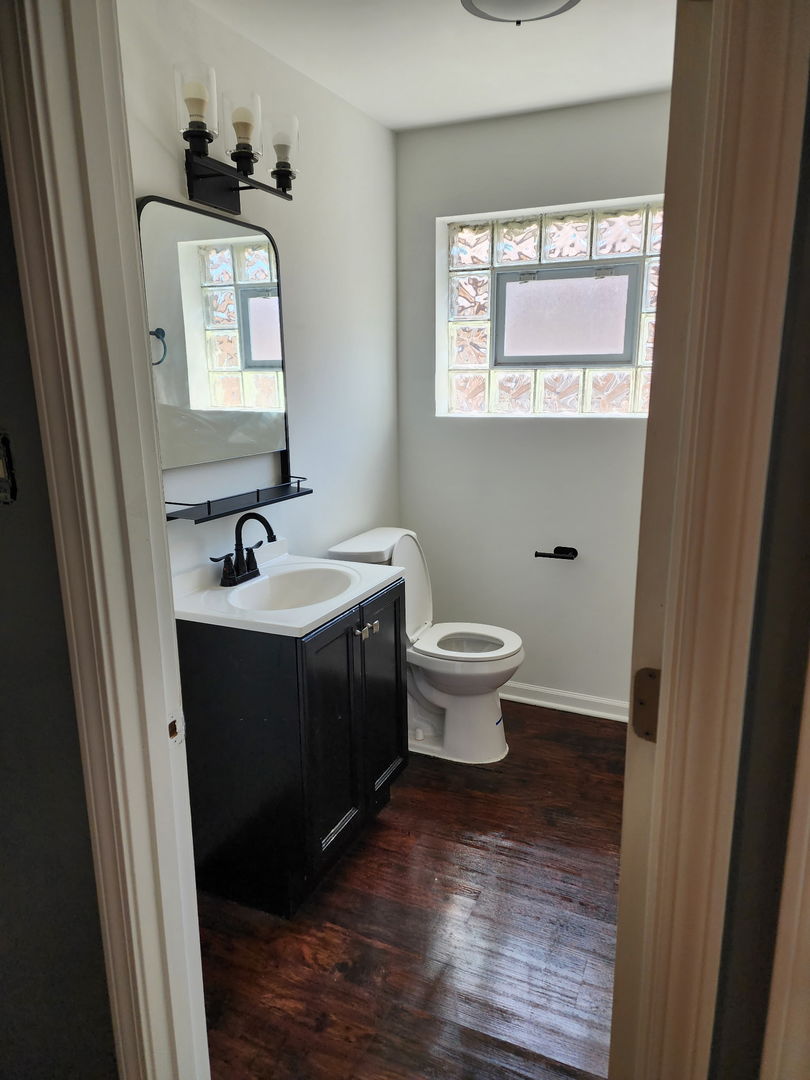 7511 S Emerald Avenue Unit: 1