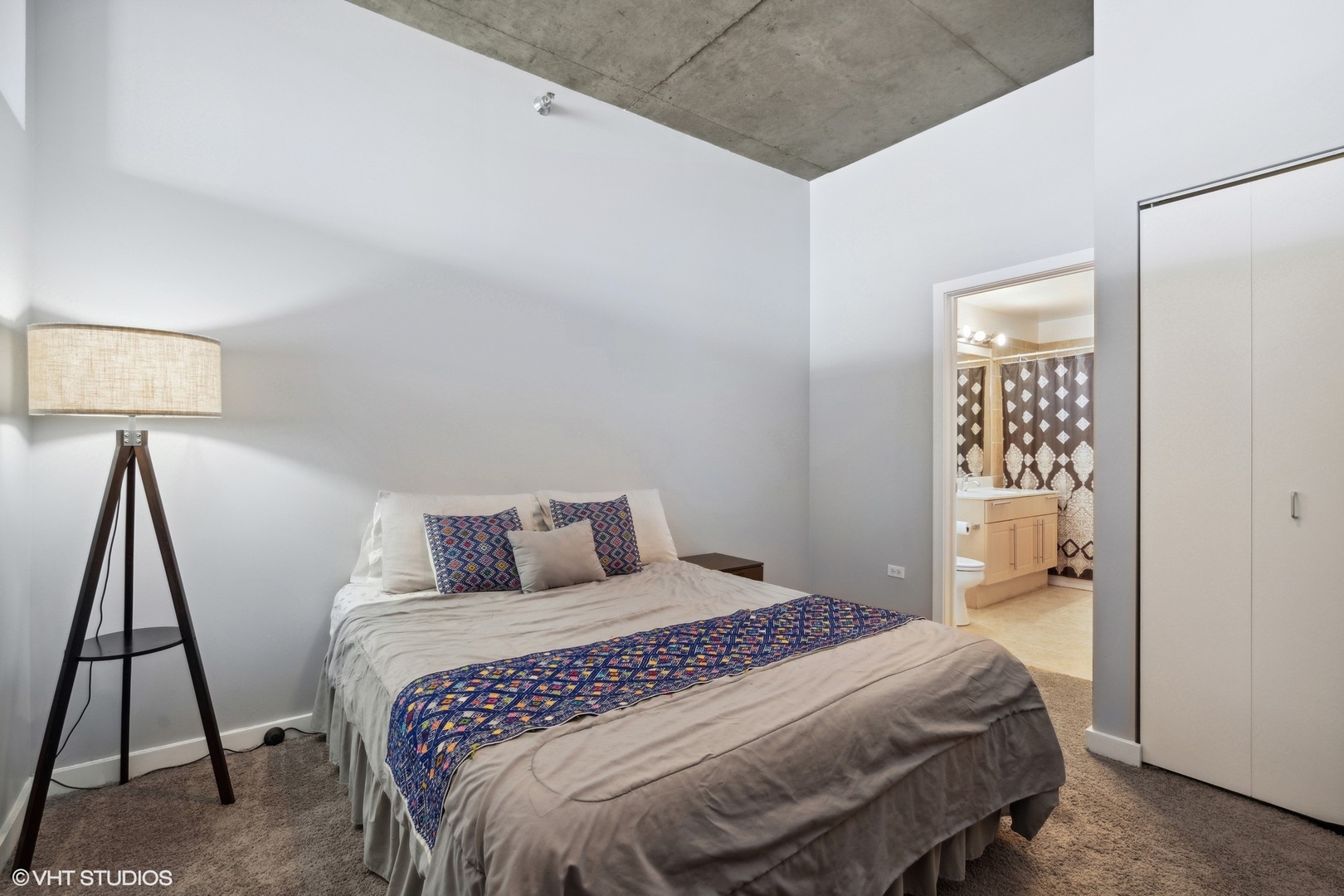 1720 S Michigan Avenue Unit: 1613