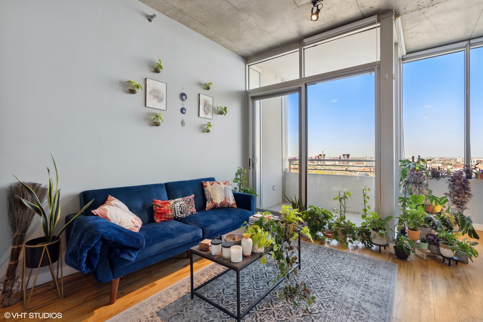 1720 S Michigan Avenue Unit: 1613