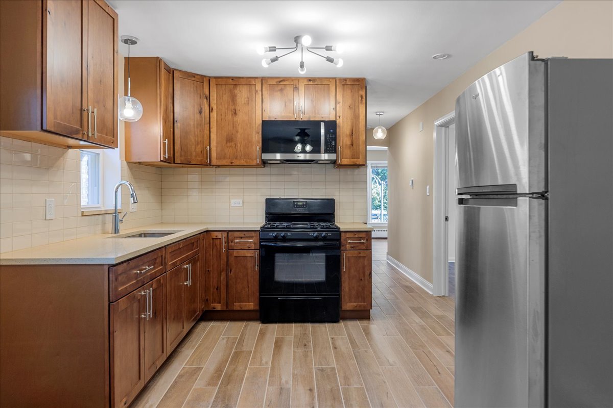 2131 W 53rd Place Unit: 2