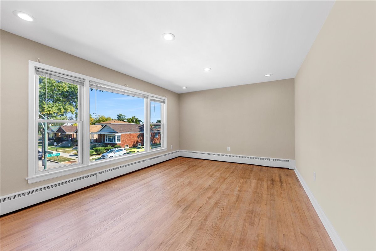 2131 W 53rd Place Unit: 2
