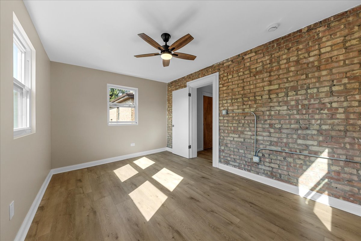 2131 W 53rd Place Unit: 2