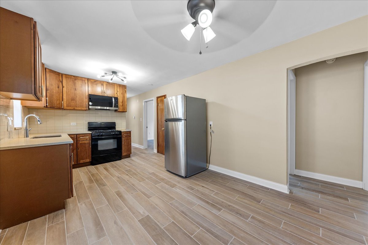 2131 W 53rd Place Unit: 2