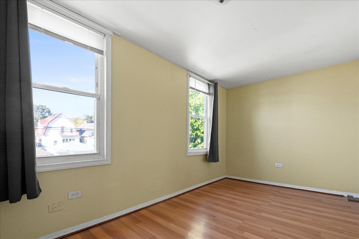 4148 N Central Park Avenue Unit: 2