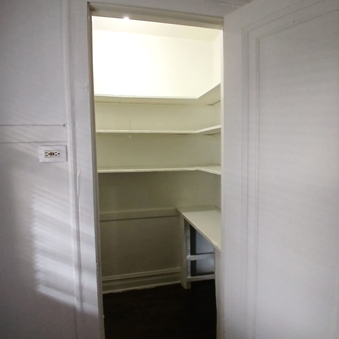 2056 N Kilpatrick Avenue Unit: 1N