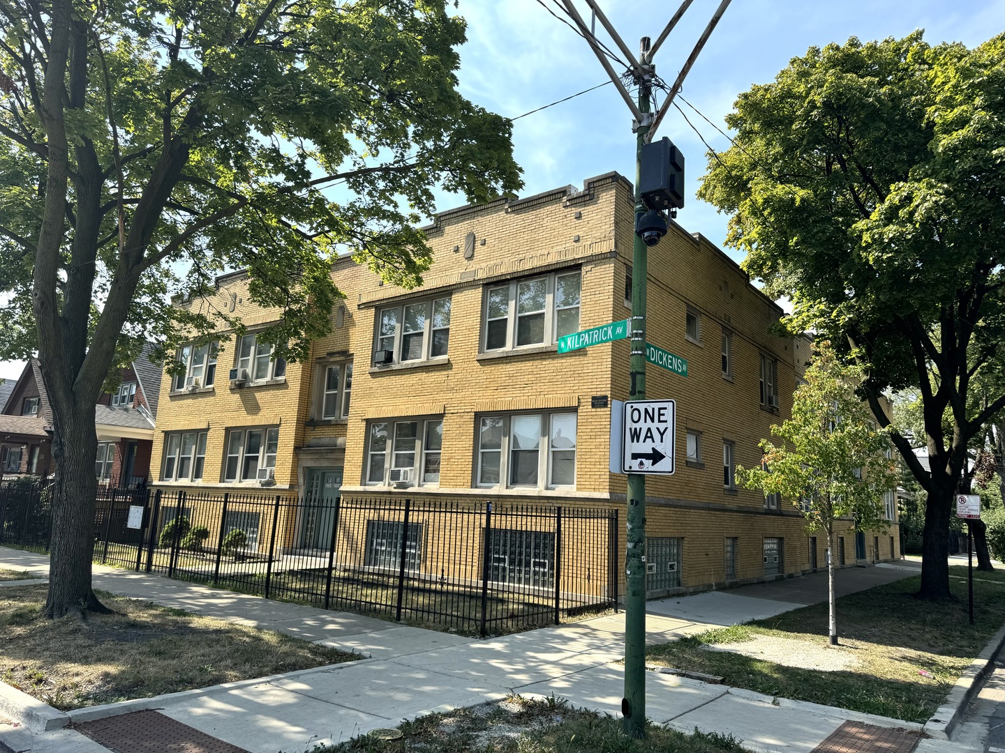 2056 N Kilpatrick Avenue Unit: 1N