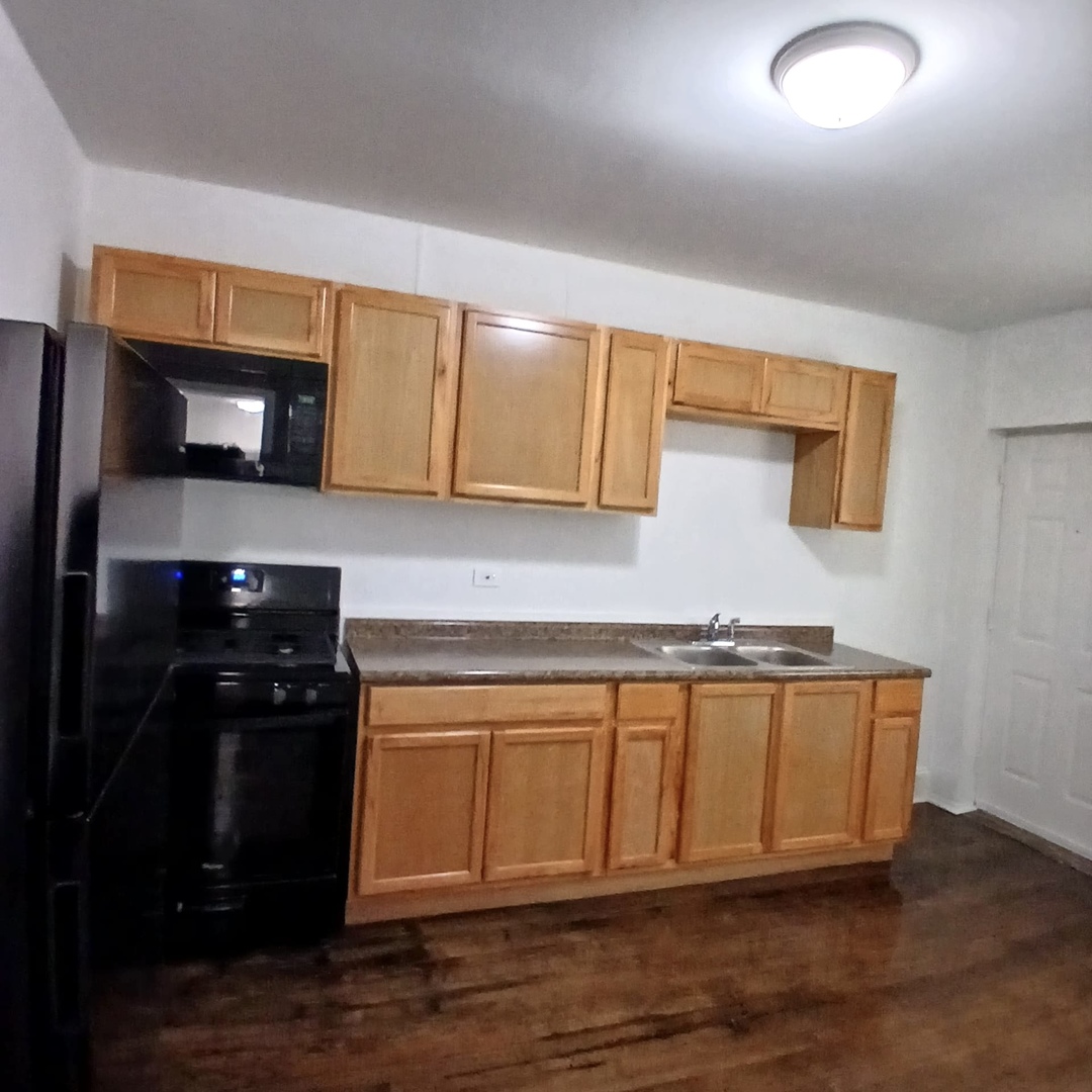 2056 N Kilpatrick Avenue Unit: 1N