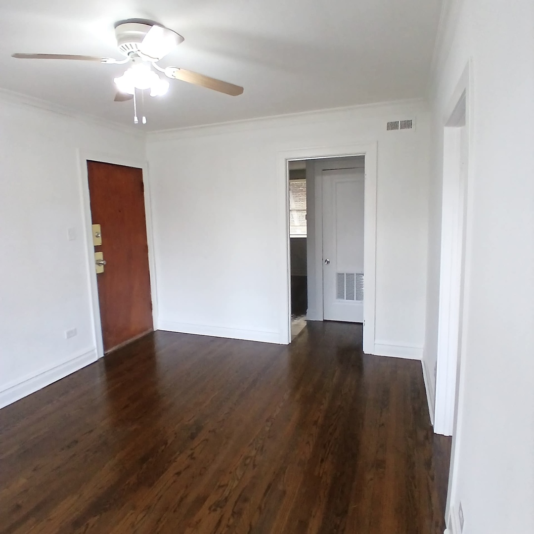 2056 N Kilpatrick Avenue Unit: 1N
