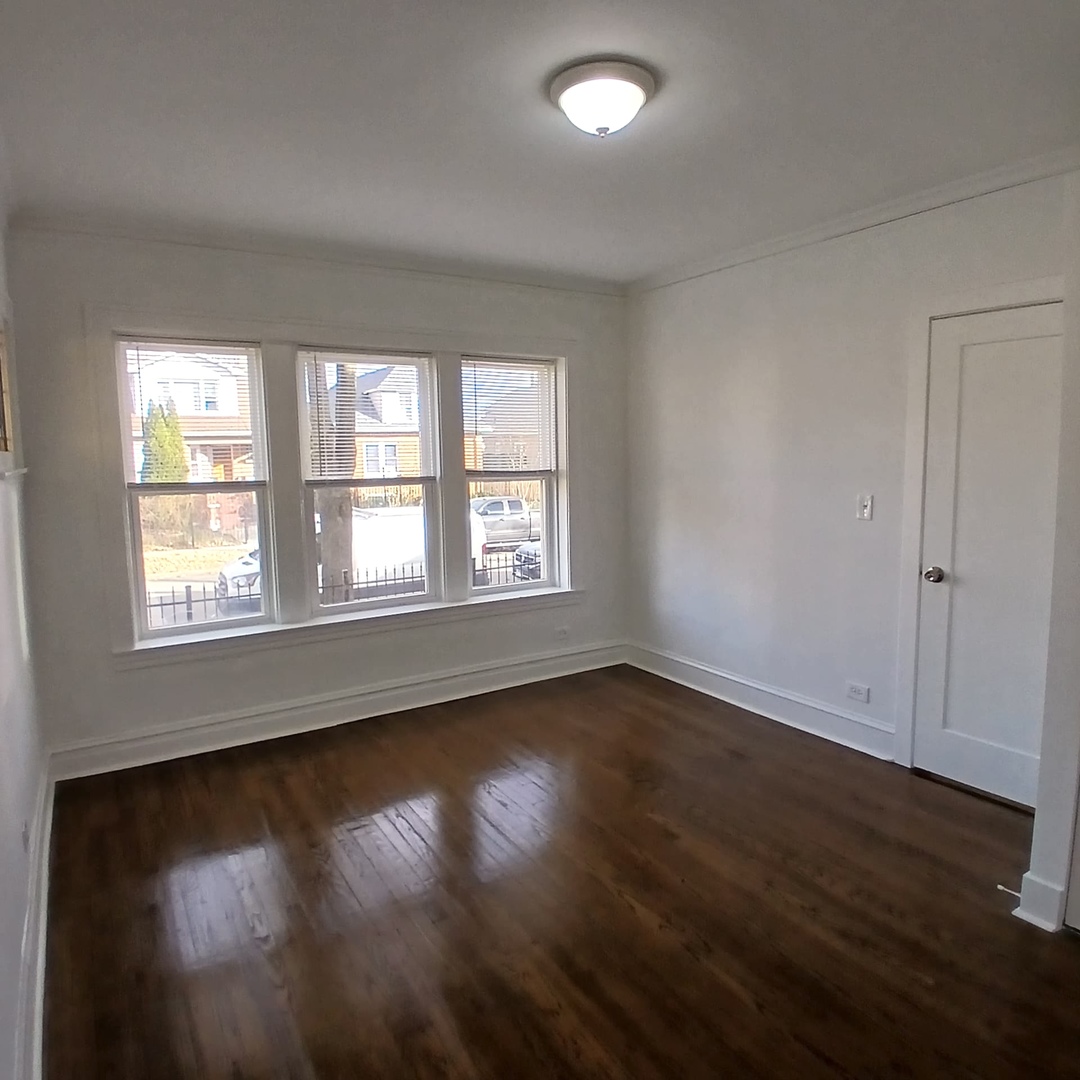 2056 N Kilpatrick Avenue Unit: 1N