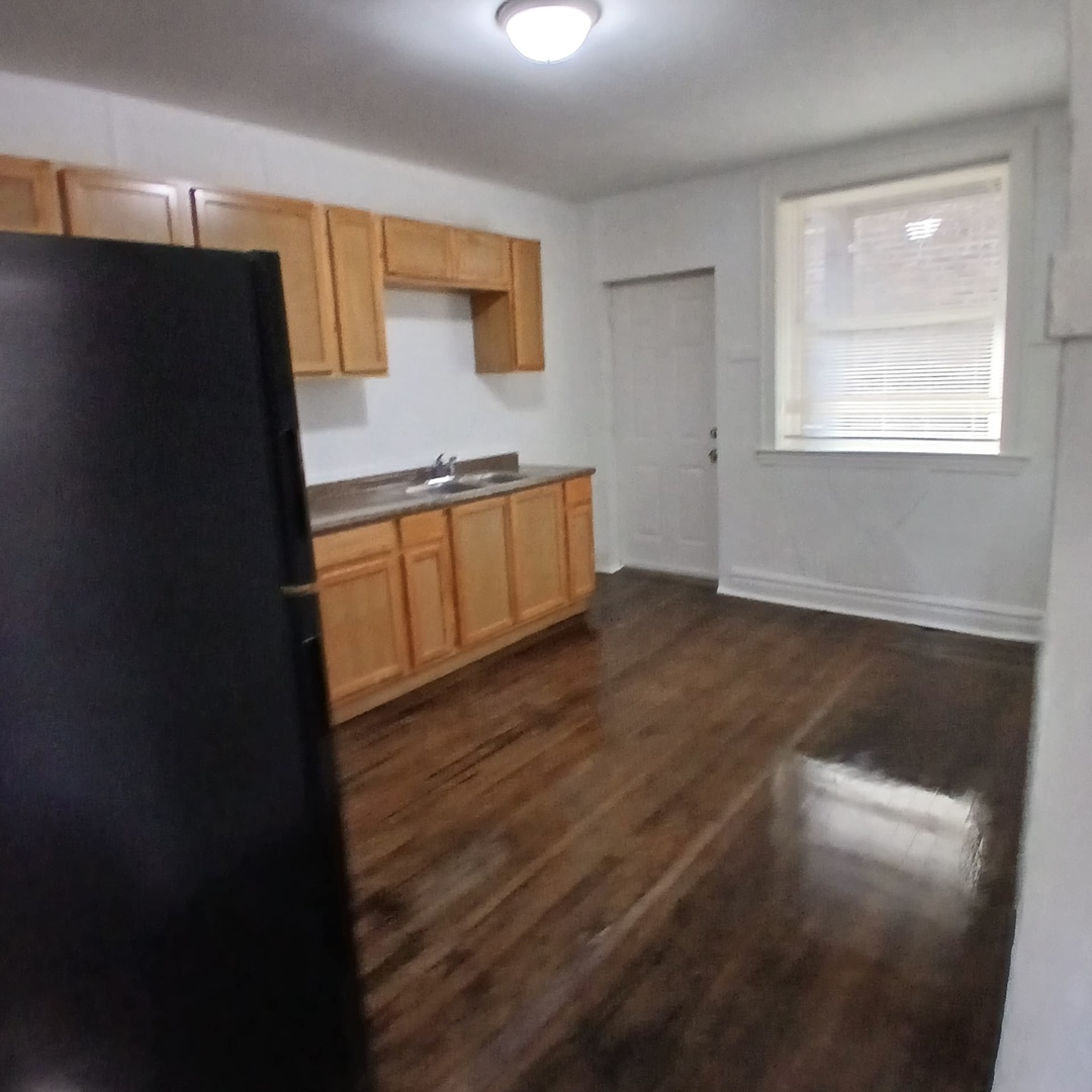 2056 N Kilpatrick Avenue Unit: 1N