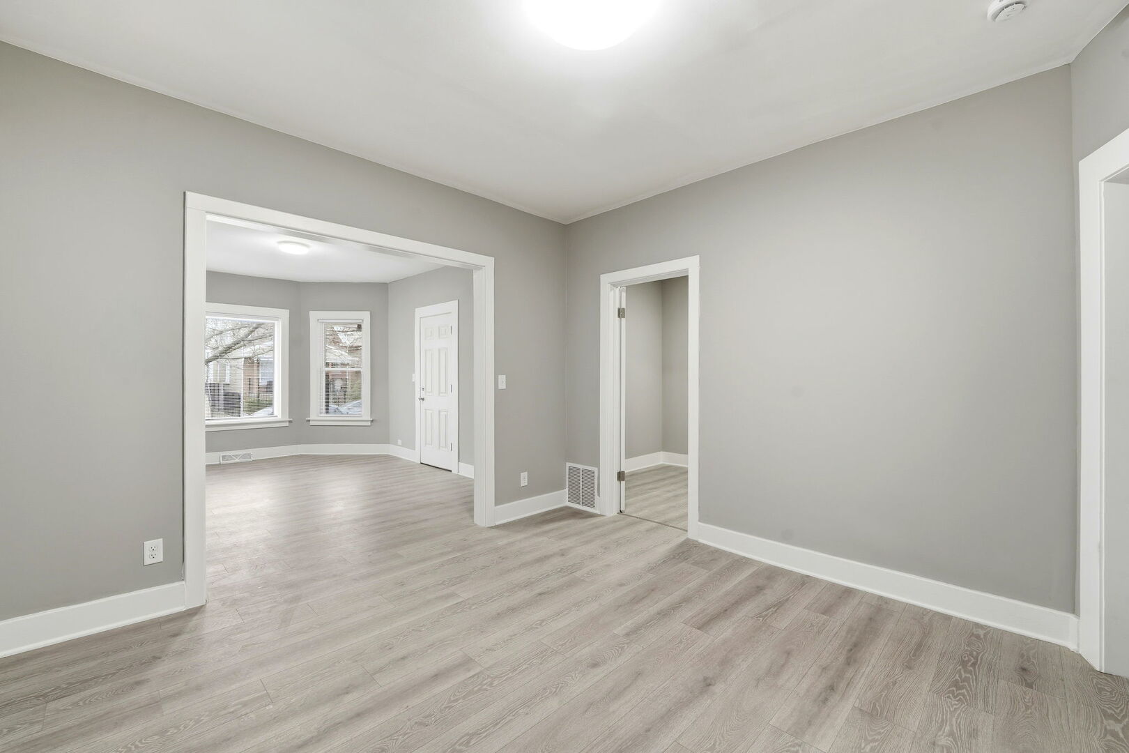 1217 N Harding Avenue Unit: 1
