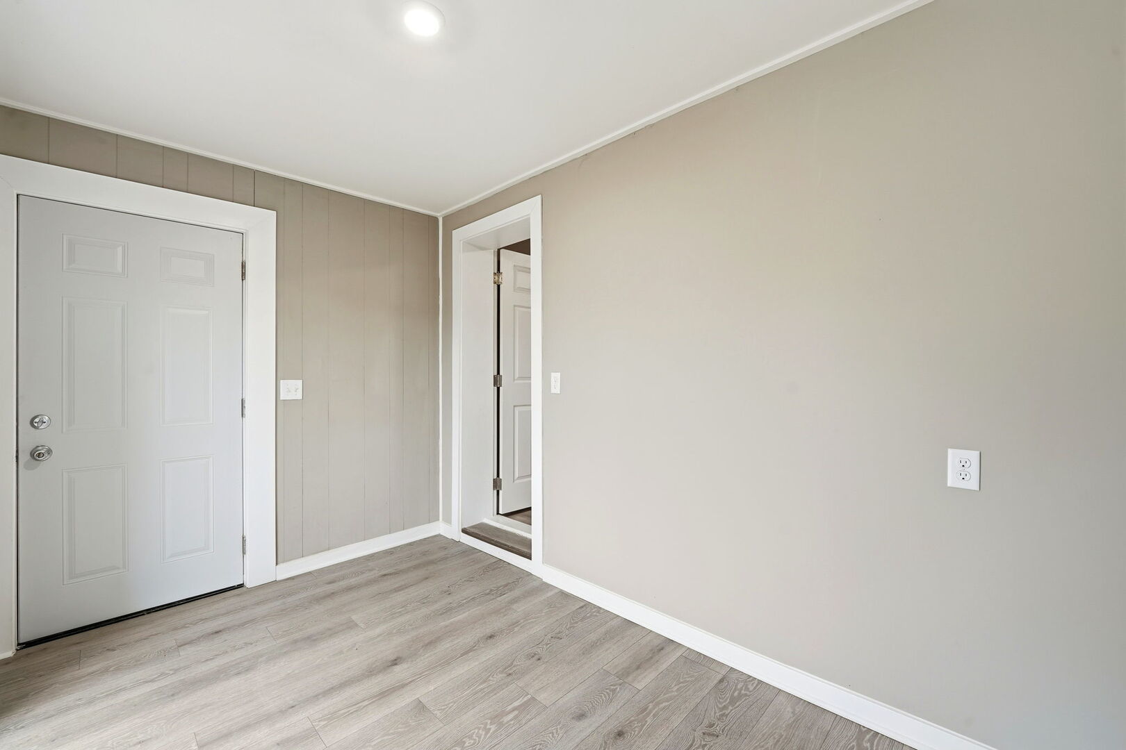 1217 N Harding Avenue Unit: 1