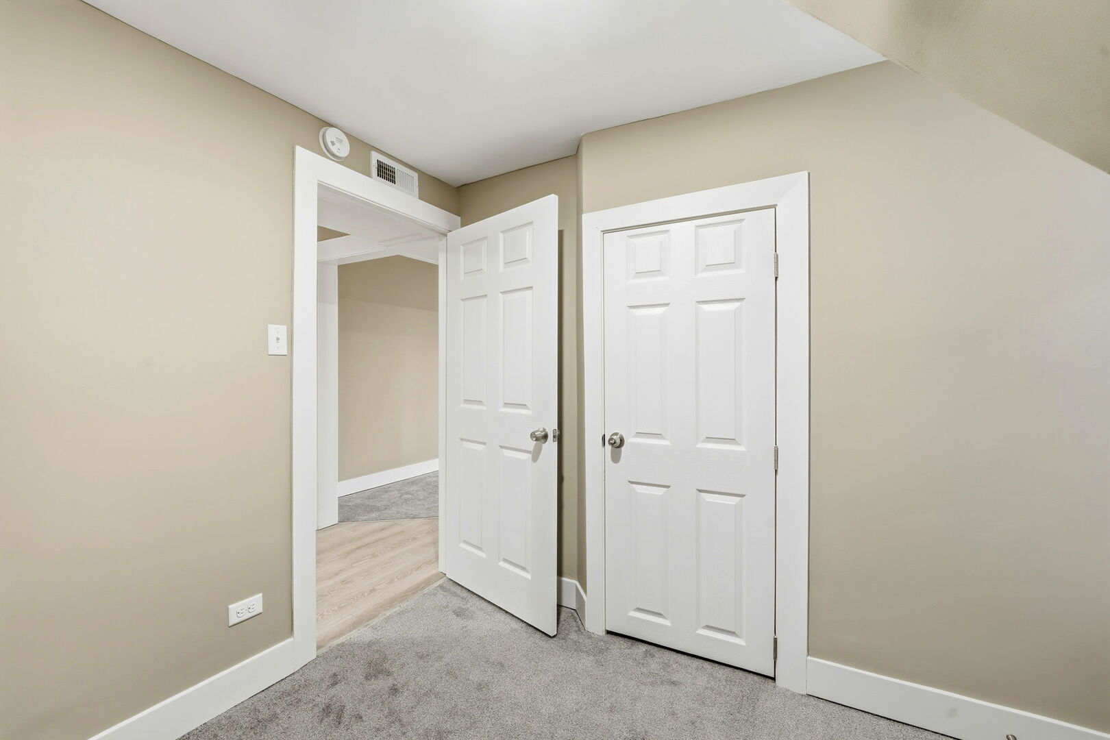 1217 N Harding Avenue Unit: 2
