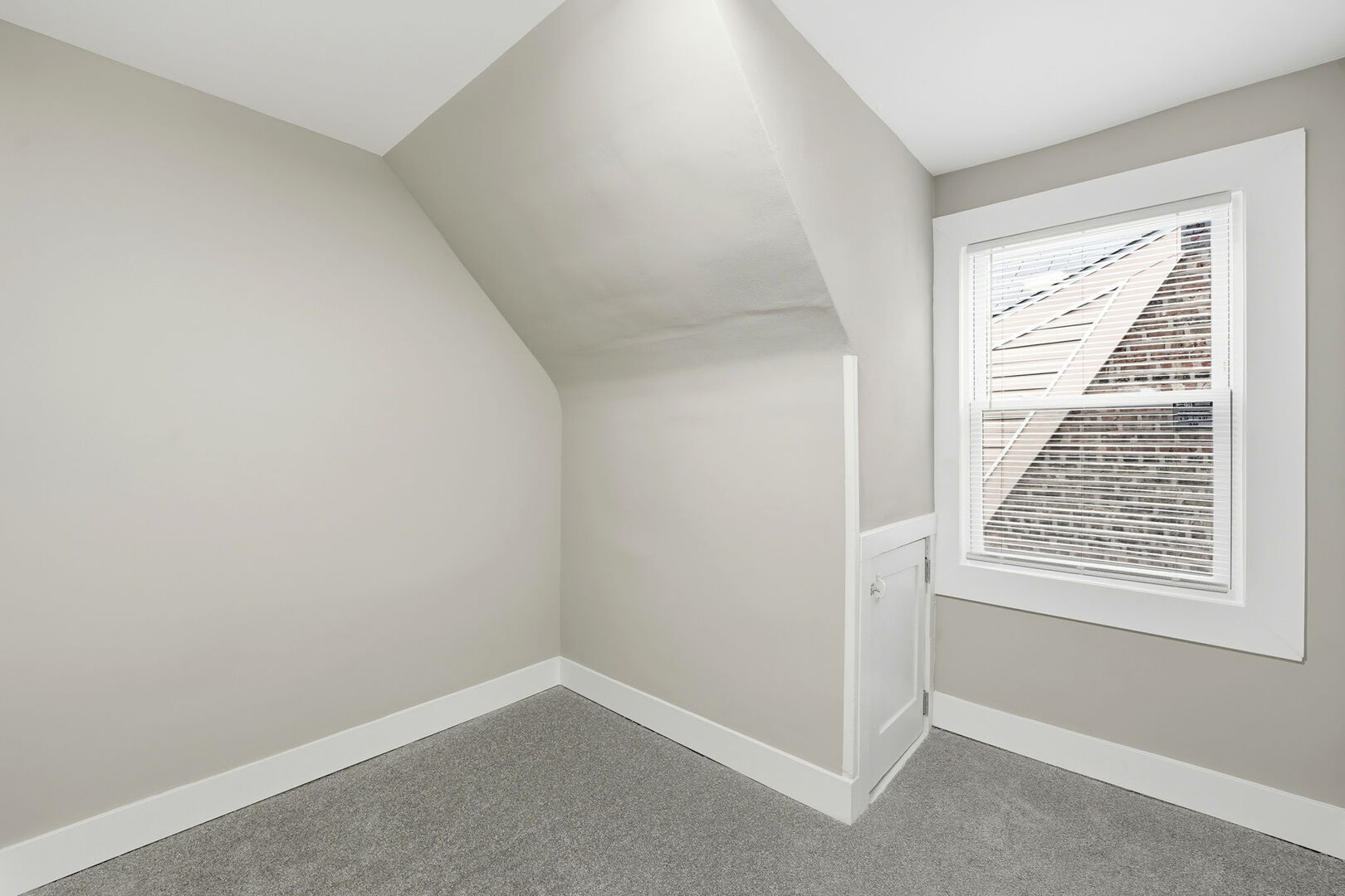 1217 N Harding Avenue Unit: 2