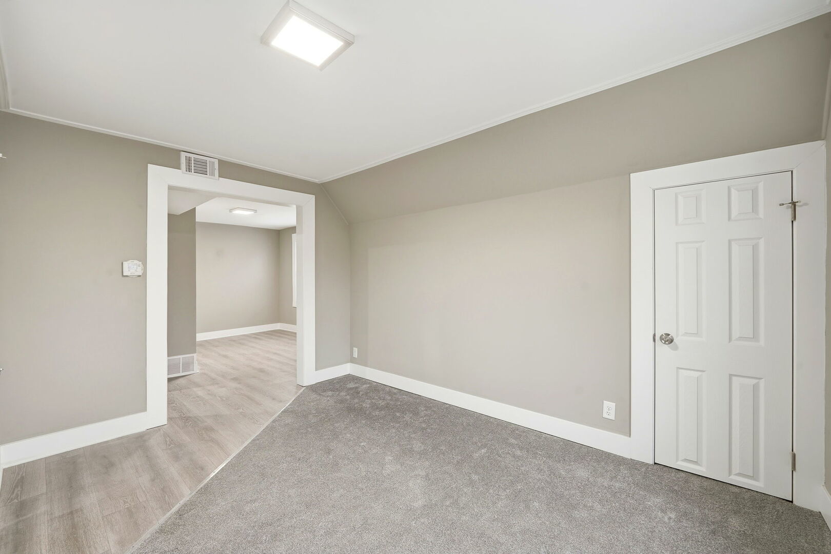 1217 N Harding Avenue Unit: 2