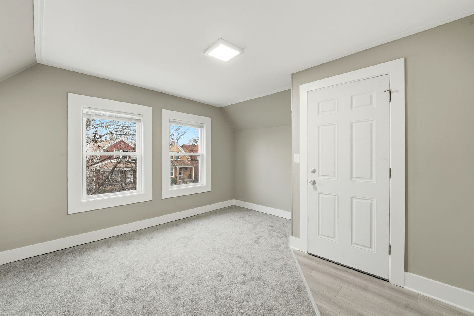 1217 N Harding Avenue Unit: 2