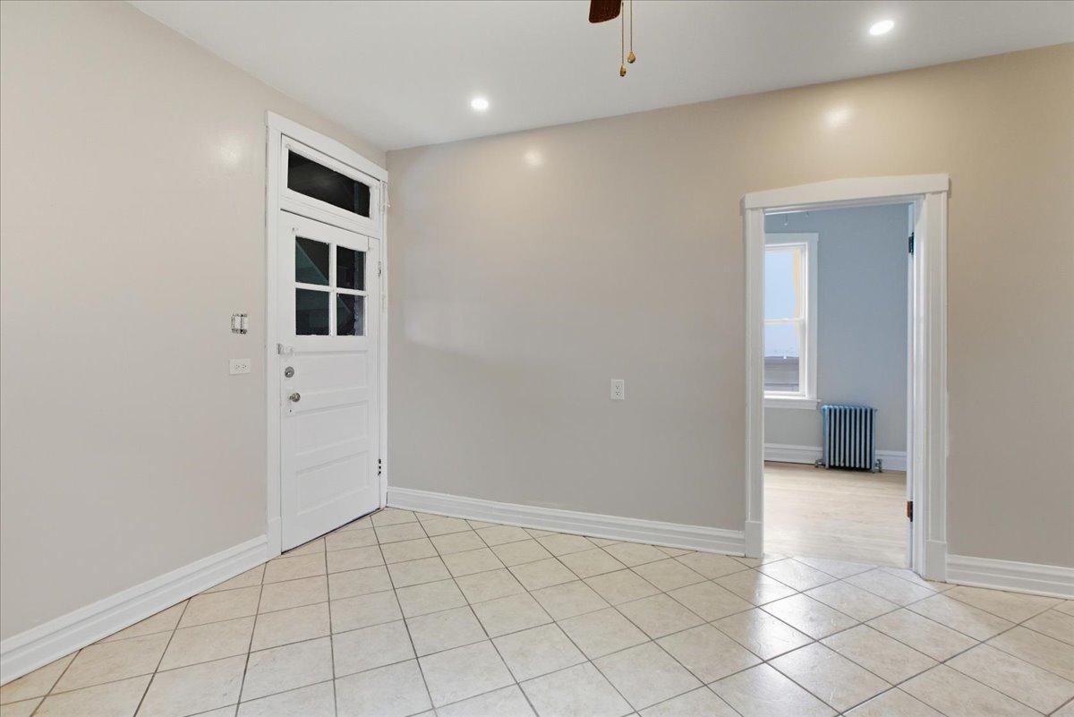 4554 S Washtenaw Avenue Unit: 2